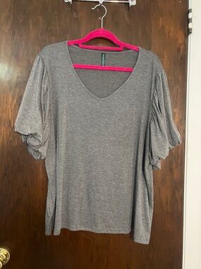 Grey puffy sleeve top